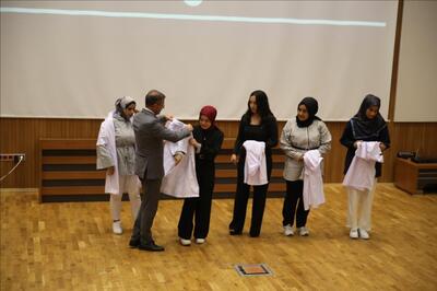 Hemşirelik ve ebelik bölüm öğrencilerimiz önlüklerini giydi