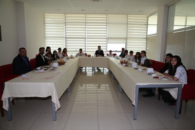 Rektörümüz Dijital Tayfa Grubuyla yemek yedi