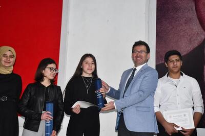 Rektörümüz "Gençler Arası Şiir Okuma Yarışması" ödül törenine katıldı