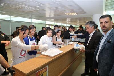 Turizm Haftasında Öğrencilerden Anlamlı İkram