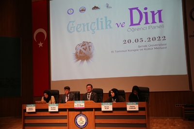Üniversitemizde “Gençlik ve Din” konulu öğrenci paneli düzenlendi